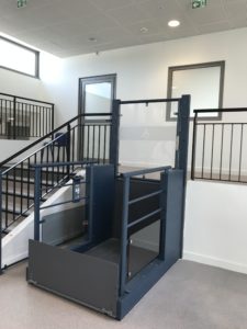 Plateforme élévatrice — réalisation BBF Distribution SA